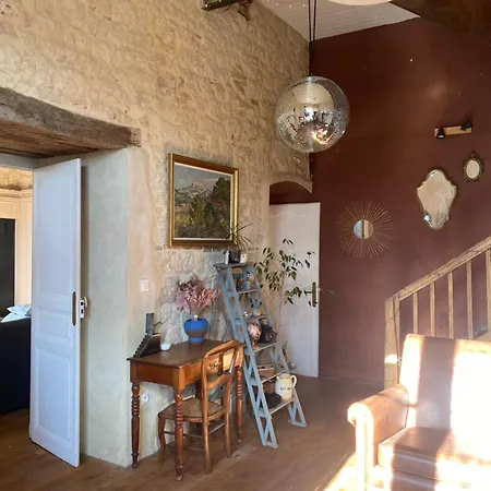 Сasa de vacaciones Charmante Maison Au Cœur De La Cité Médiévale